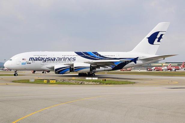 By M Radzi Desa - Malaysia Airlines Airbus A380-841, GFDL 1.2, https://commons.wikimedia.org/w/index.php?curid=29330813